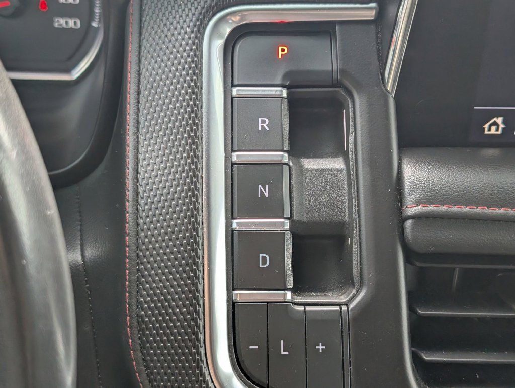 Used 2021 Chevrolet Suburban RST AWD/4WD image 24