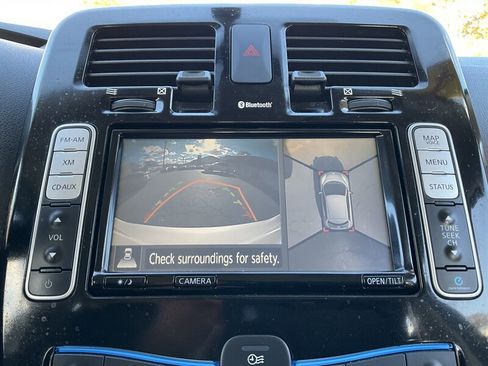 Used 2014 Nissan Leaf SL w/ Premium Package image 24