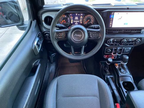 Used 2024 Jeep Gladiator Sport AWD/4WD image 26