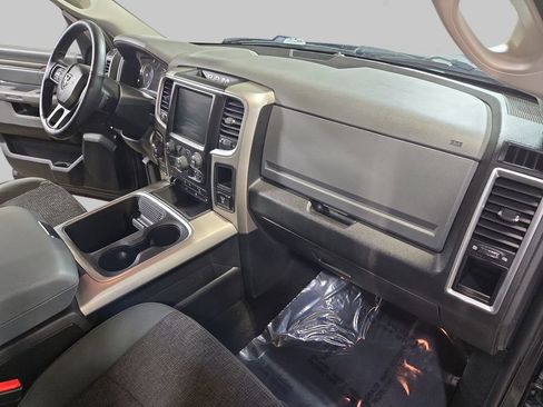 Used 2017 RAM 1500 Classic SLT w/ SLT Plus D￩cor Group image 11