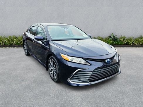 Used 2022 Toyota Camry XLE FWD image 4