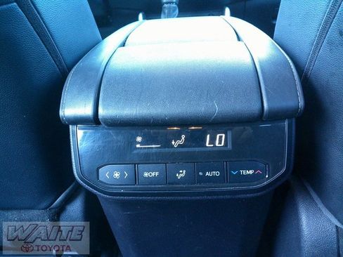 Certified 2021 Toyota Highlander XLE image 28