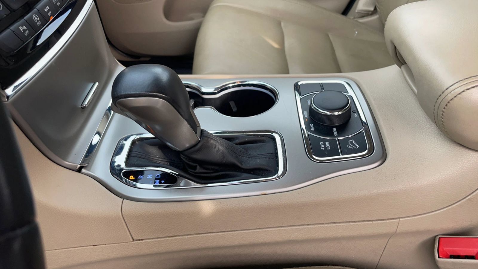 Used 2019 Jeep Grand Cherokee Limited AWD/4WD image 16