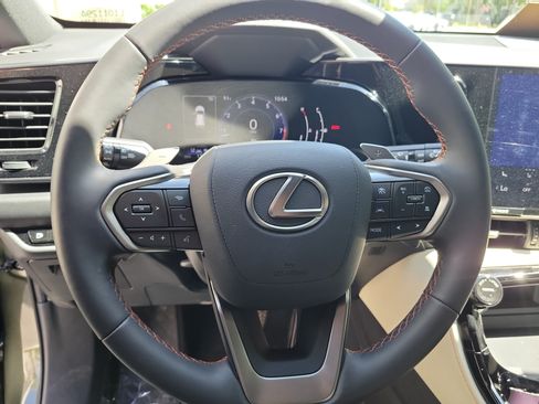Used 2024 Lexus NX 250 FWD w/ Towing Package (2000 Lbs) image 25