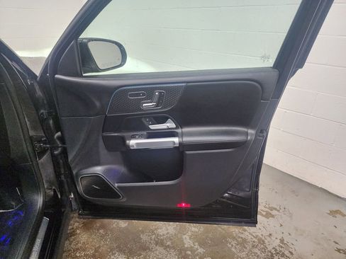 Used 2024 Mercedes-Benz GLB 250 GLB 250 image 32