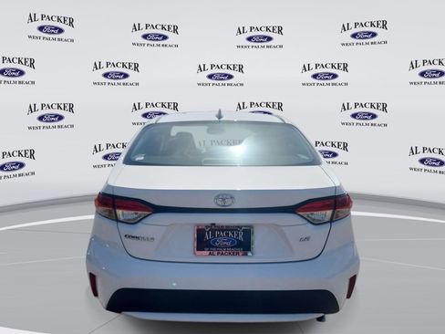 Used 2022 Toyota Corolla LE FWD image 4