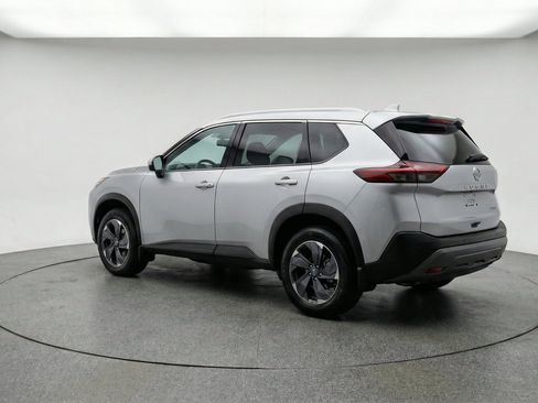 Used 2025 Nissan Rogue SV FWD image 6