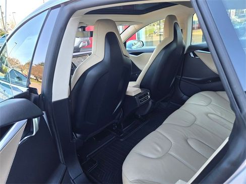 Used 2013 Tesla Model S image 17