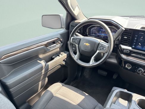 Used 2024 Chevrolet Silverado 1500 LT AWD/4WD image 23