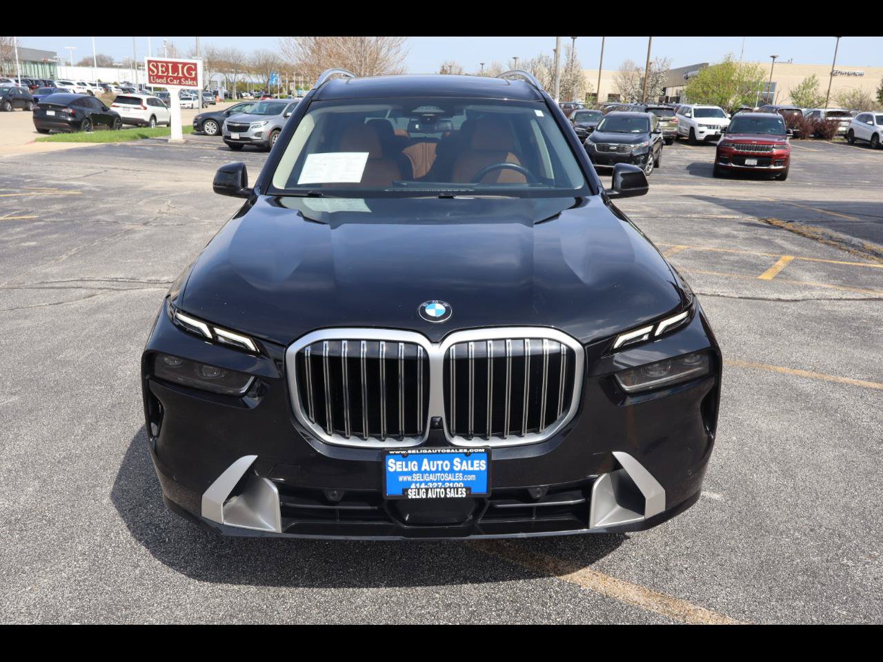Used 2023 BMW X7 xDrive40i w/ Premium Package AWD/4WD image 2