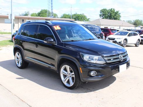 Used 2016 Volkswagen Tiguan R-Line FWD image 2