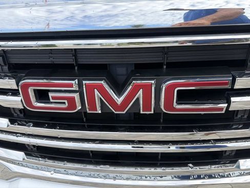 Used 2020 GMC Acadia SLE w/ Driver Convenience Package FWD image 8