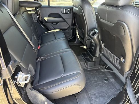 Used 2024 Jeep Wrangler Sahara w/ Safety Group image 16