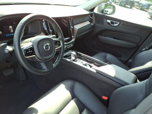 Certified 2023 Volvo XC60 B5 Plus AWD/4WD image 10