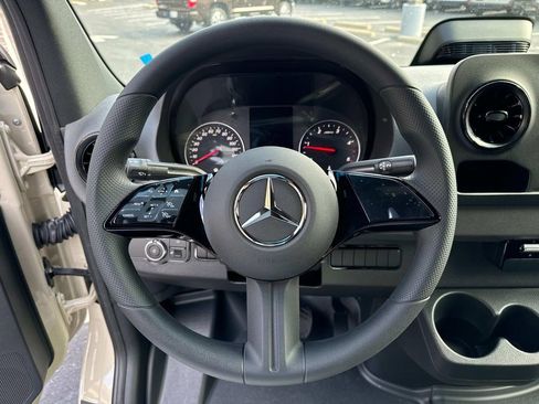 New 2025 Mercedes-Benz Sprinter 2500 image 21