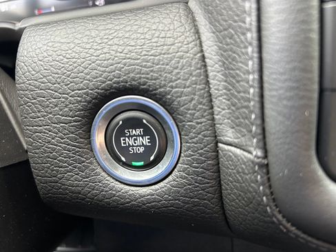 Used 2022 GMC Yukon Denali AWD/4WD image 31