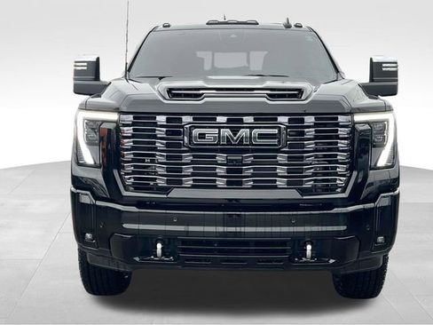 Used 2025 GMC Sierra 2500 Denali Ultimate image 2