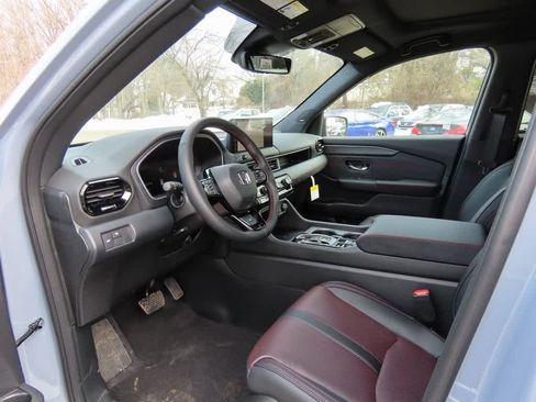 New 2026 Honda Pilot Black Edition image 2