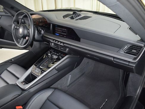 Used 2026 Porsche 911 Carrera RWD image 20