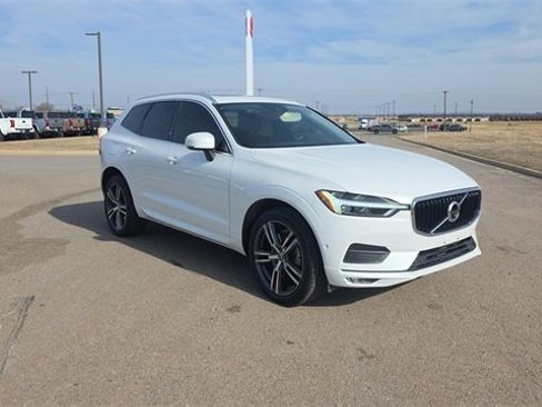 Used 2018 Volvo XC60 T6 Momentum w/ Advanced Package image 4