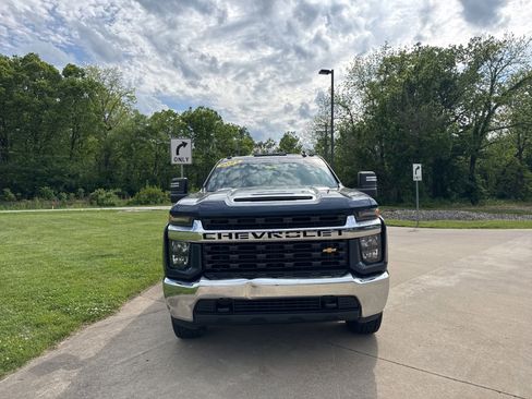Used 2021 Chevrolet Silverado 2500 LT w/ Remote Start Package AWD/4WD image 2