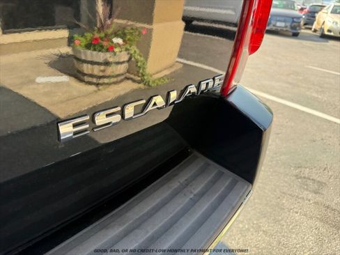 Used 2010 Cadillac Escalade Premium AWD/4WD image 36