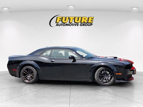 Used 2021 Dodge Challenger R/T Scat Pack RWD image 9
