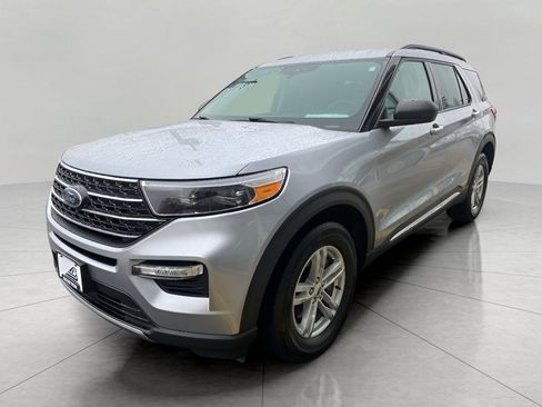 Used 2023 Ford Explorer XLT w/ Equipment Group 202A image 32