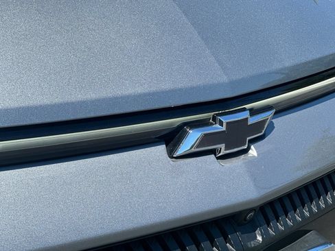 Used 2024 Chevrolet Equinox EV RS FWD image 8
