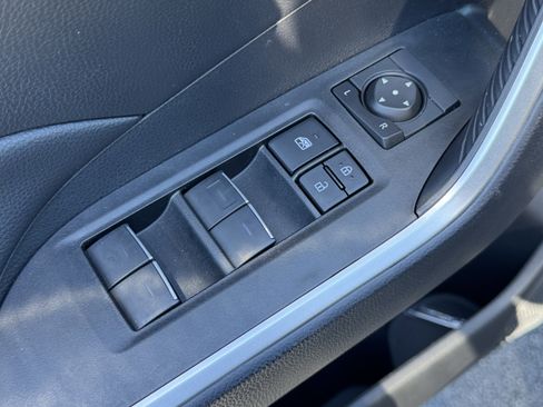 Used 2025 Toyota RAV4 SE image 24