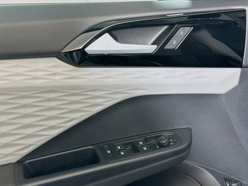 Certified 2024 Volkswagen Taos S image 18