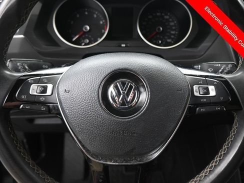 Used 2021 Volkswagen Tiguan SE AWD/4WD image 10