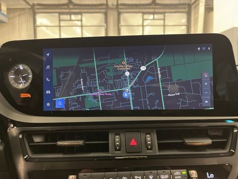 Used 2024 Lexus ES 350 Ultra Luxury w/ Accessory Package (Z2) image 18