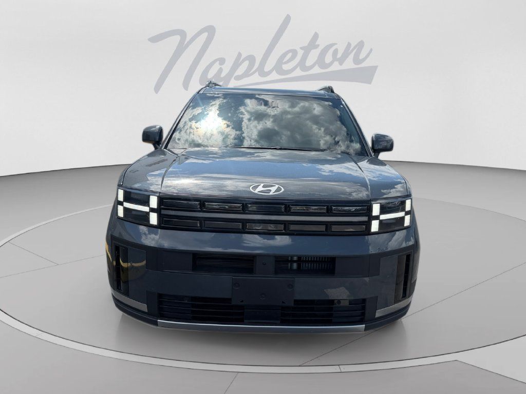 Used 2025 Hyundai Santa Fe Limited FWD image 9