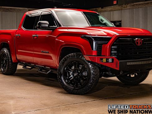 Used 2022 Toyota Tundra SR5 w/ Convenience Package image 1