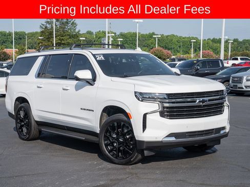 Used 2024 Chevrolet Suburban LT w/ Luxury Package AWD/4WD image 1