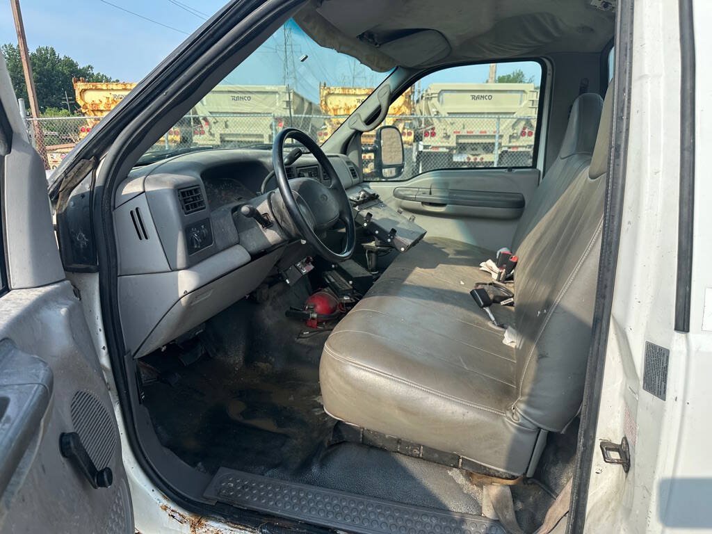 Used 1999 Ford F450 2WD Regular Cab Super Duty image 5