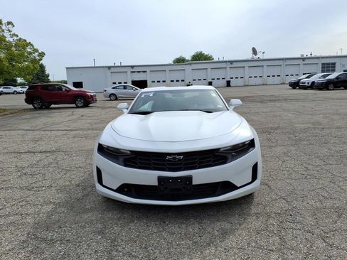 Used 2022 Chevrolet Camaro LT RWD image 2