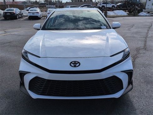 Certified 2025 Toyota Camry SE image 2