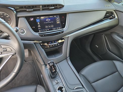 New 2025 Cadillac XT6 Luxury image 26