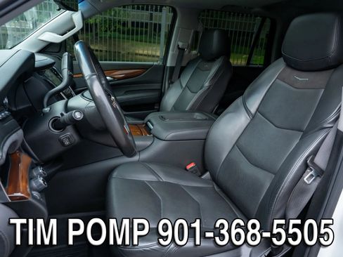 Used 2019 Cadillac Escalade Luxury AWD/4WD image 11