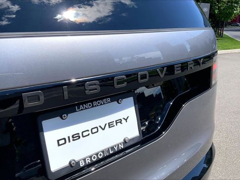 Certified 2025 Land Rover Discovery Dynamic SE AWD/4WD image 9