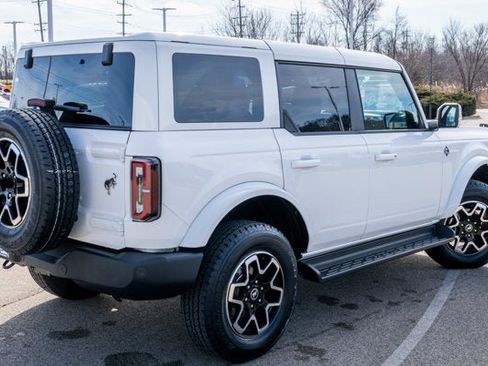 New 2025 Ford Bronco Outer Banks image 3