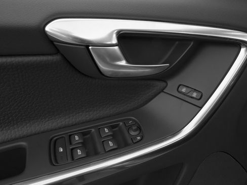 Used 2016 Volvo XC60 T6 Platinum image 19