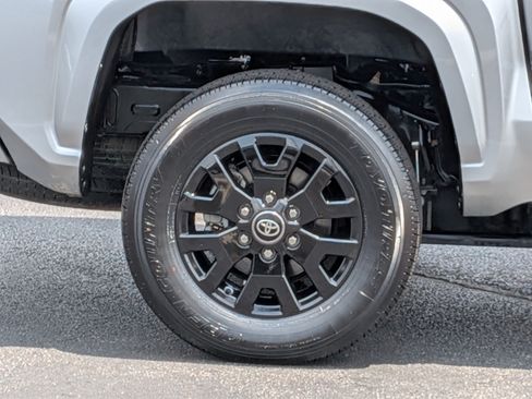 Certified 2024 Toyota Tacoma SR5 AWD/4WD image 12