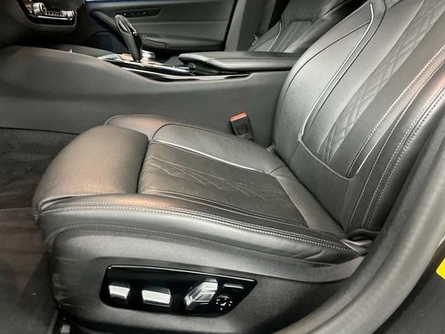 Used 2023 BMW 530e xDrive w/ Luxury Seating Package AWD/4WD image 20