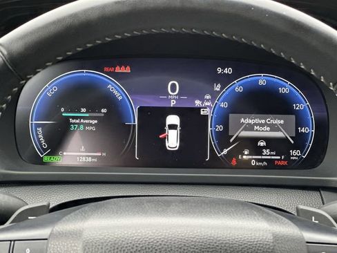 Used 2025 Toyota Crown Signia image 12