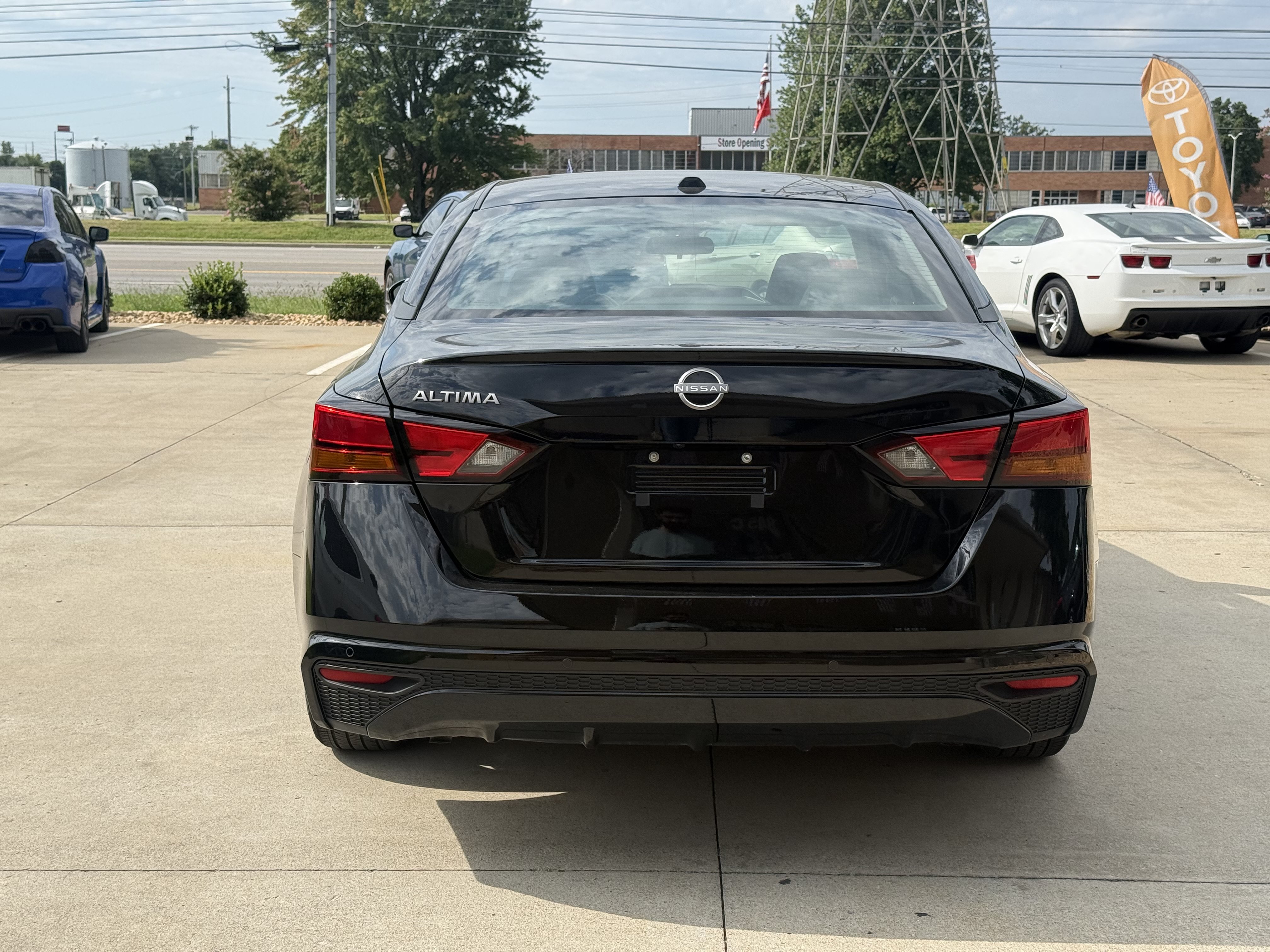 Used 2025 Nissan Altima 2.5 SV FWD image 6