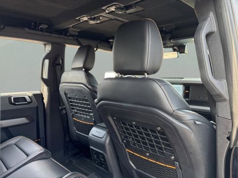 Used 2023 Ford Bronco Badlands image 32