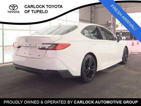 Used 2025 Toyota Camry SE image 4
